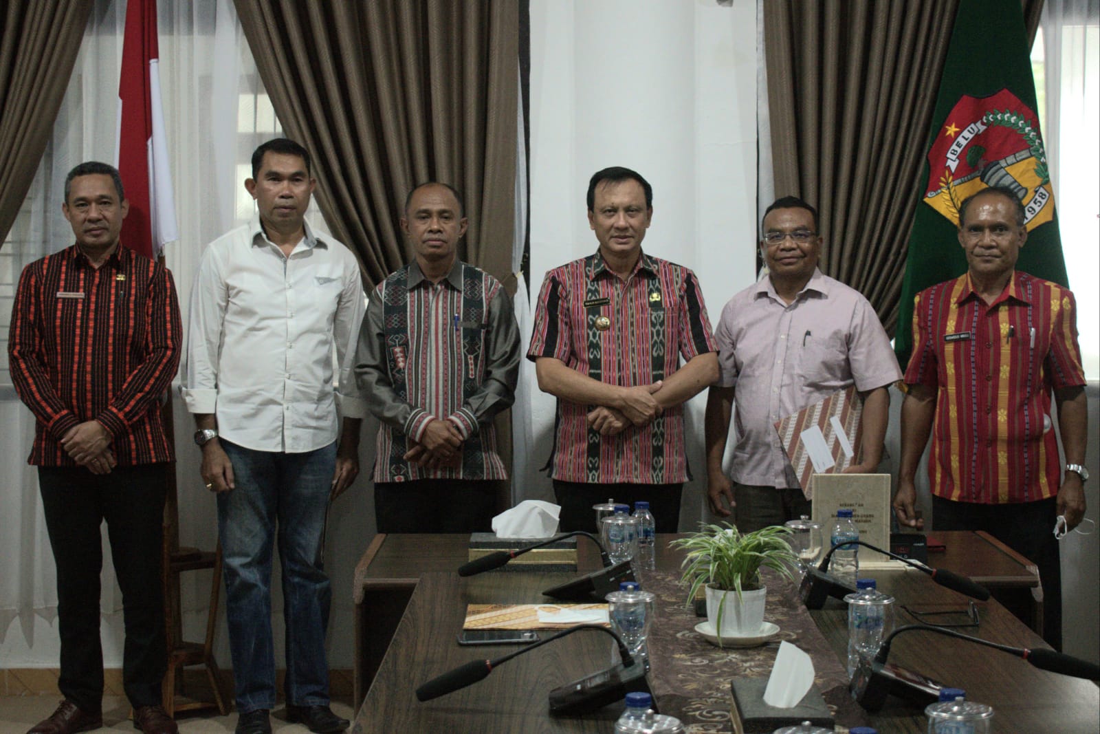 Bupati Belu Menetapkan 2 Tenaga Ahli Sebagai Staf Khusus Bupati 