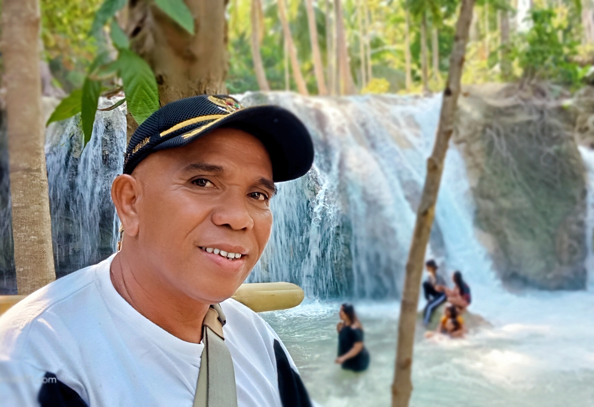 Ezaf Mbuik, Kades Kolobolon Yang Inovatif, Terus Menata Tempat Wisata Air Terjun Oefamba