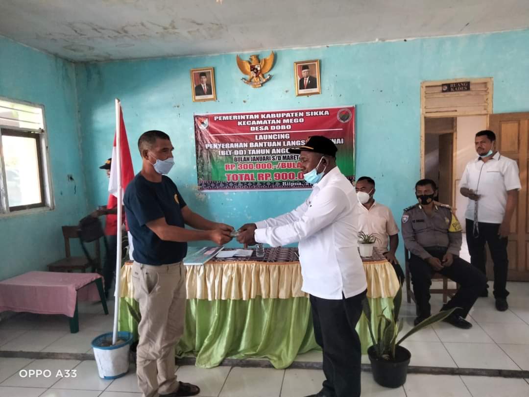 Sebanyak 104 Warga Desa Dobo Terima BLT DD, Berikut Pesan Camat Mego