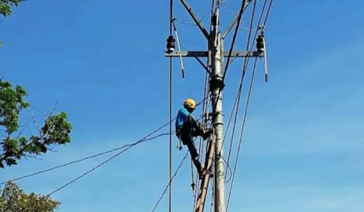 Di Ende, 75 Tahun Sejak Kemerdekaan Akhirnya Desa Ini Mendapatkan Listrik