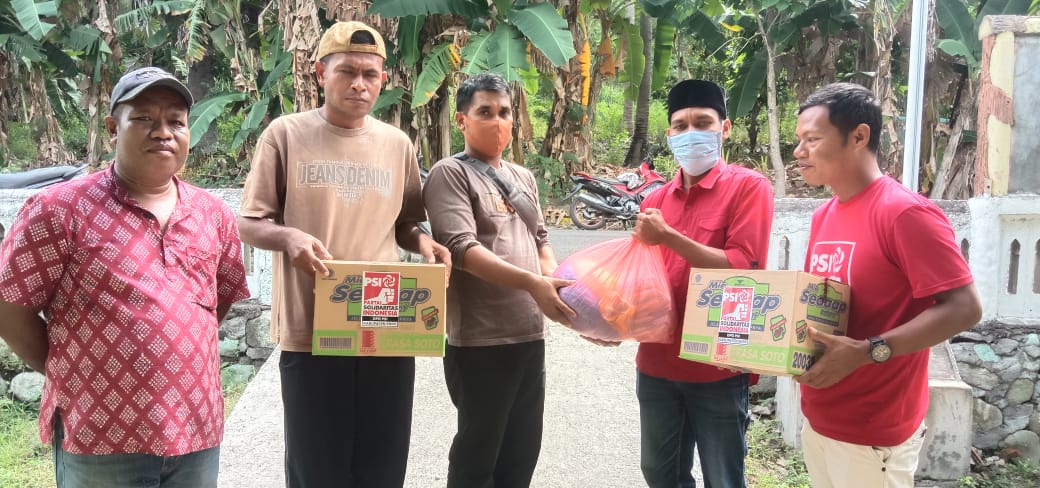 DPD PSI Ende Bagi 300 Paket Sembako Dan APD pada Masyarakat Dusun Numba