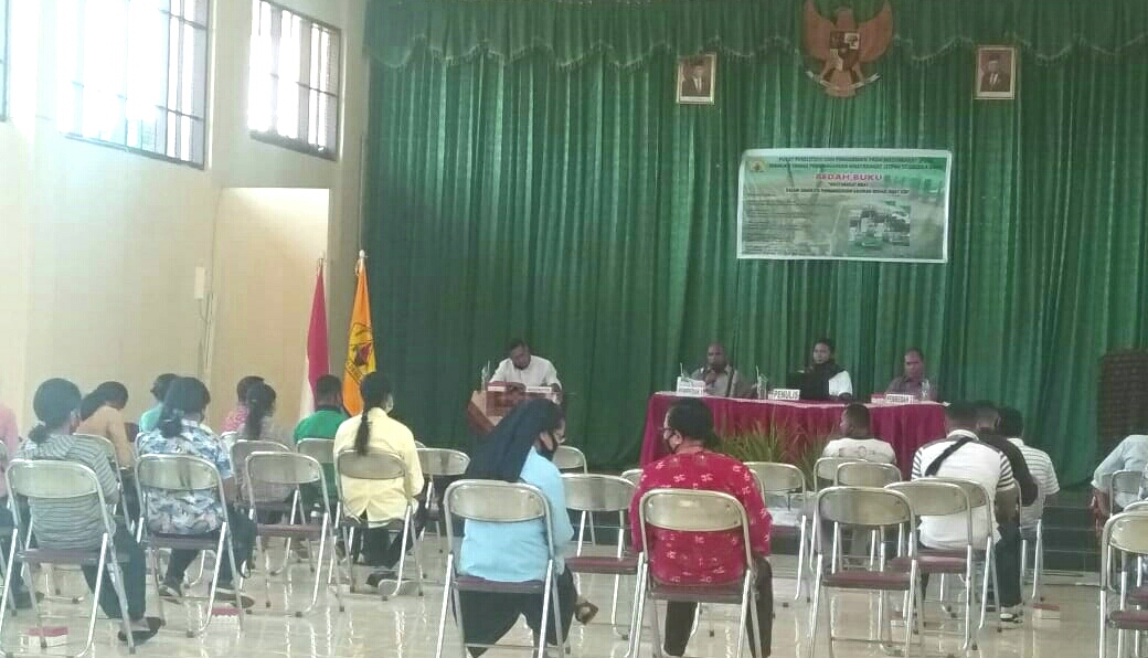Buku karya Elias Cima Dosen STPM St. Ursula Ende Dibedah