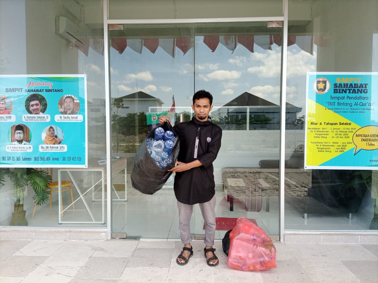 Salut, Sekolah Di Kupang Ini Tukar Sampah Plastik Uangnya Dibagikan Kepada Masyarakat 