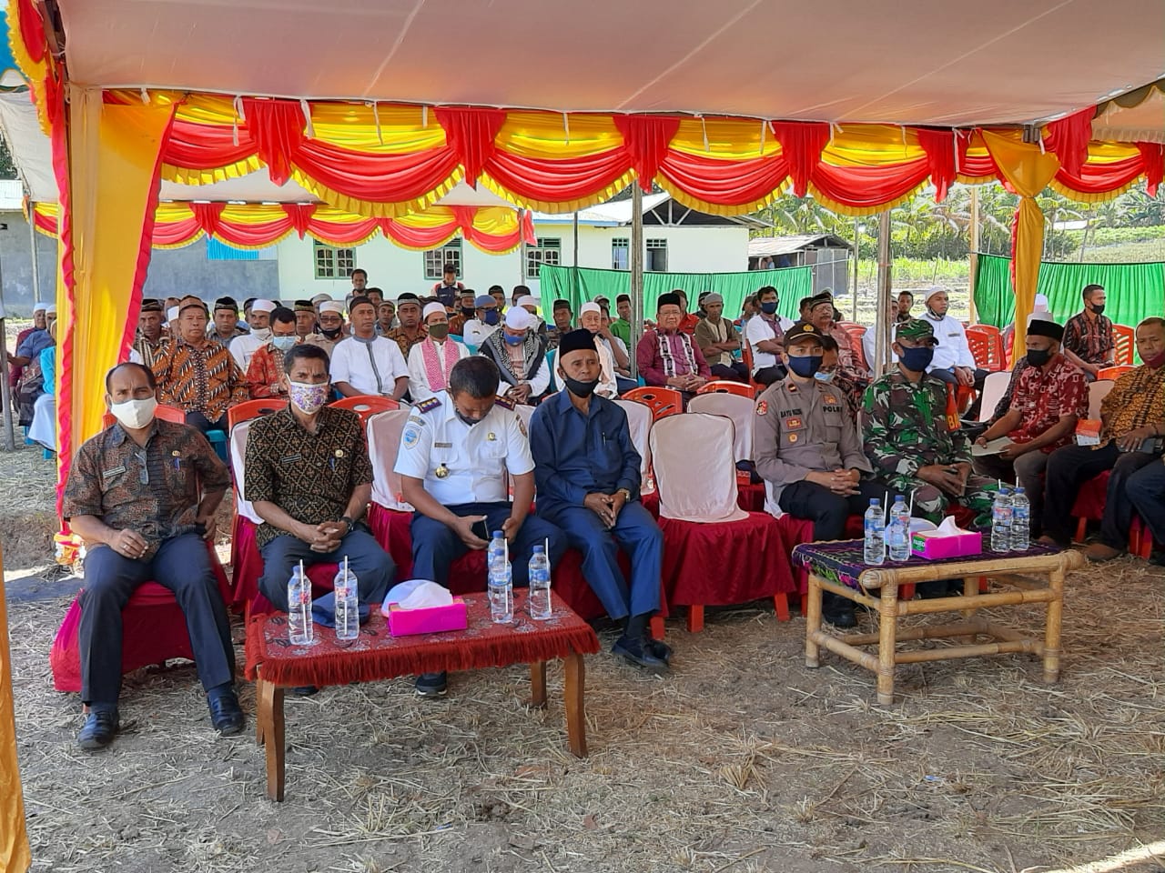 Bupati Ende Lakukan Peletakan Batu Pertama Pembangunan Masjid di Desa Mbuliwaralau Utara