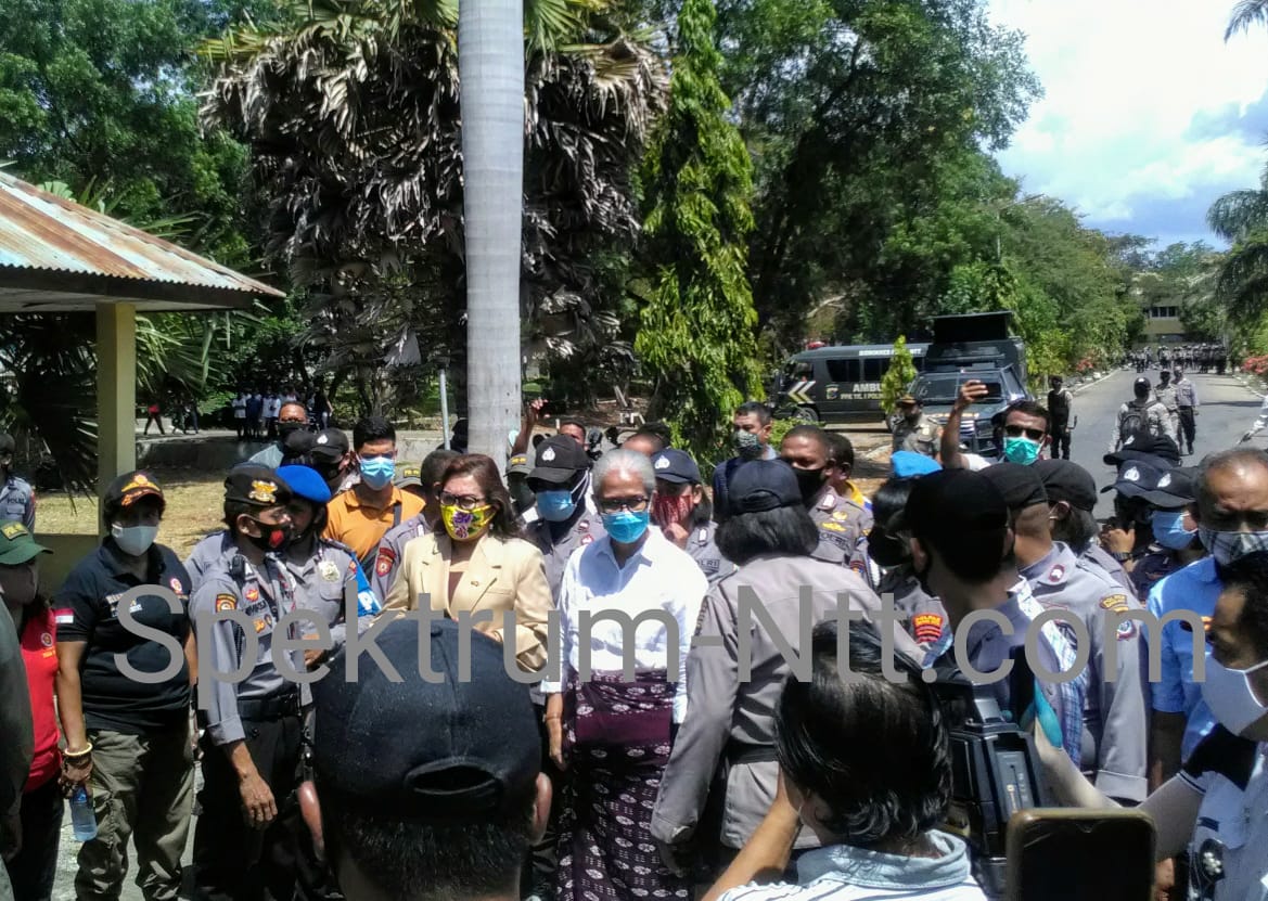 Gejolak Aksi Mahasiswa di Kupang Menolak Omnibus Law, Dan Pernyataan Ketua DPRD NTT