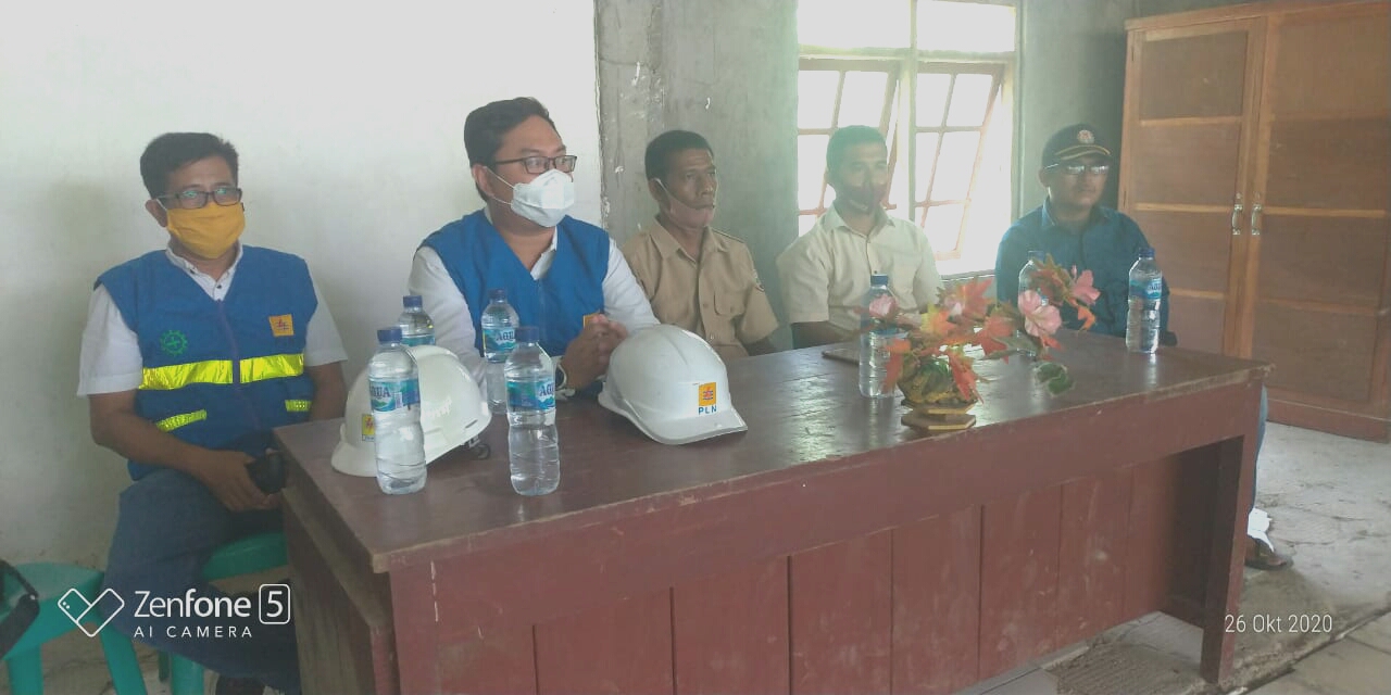 Selamat ! Masyarakat Desa Kebirangga Selatan Mulai Menikmati Listrik dari PLTS