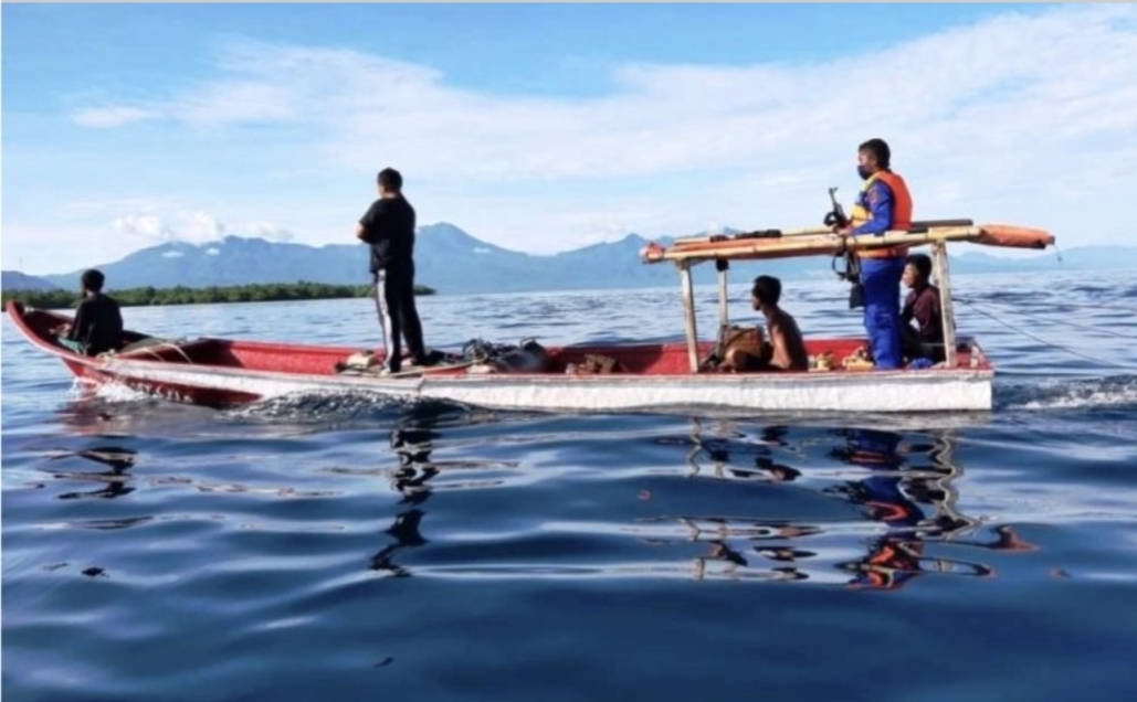 Lima Orang Tersangka Kasus Bom Ikan Di Perairan Pangabatang Dilimpahkan ke Kejari Sikka