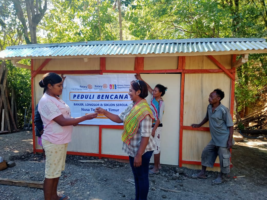 Warga Terdampak Bencana Longsor Di Nekemunifeto TTS Dapat Bantuan Hunian Sementara