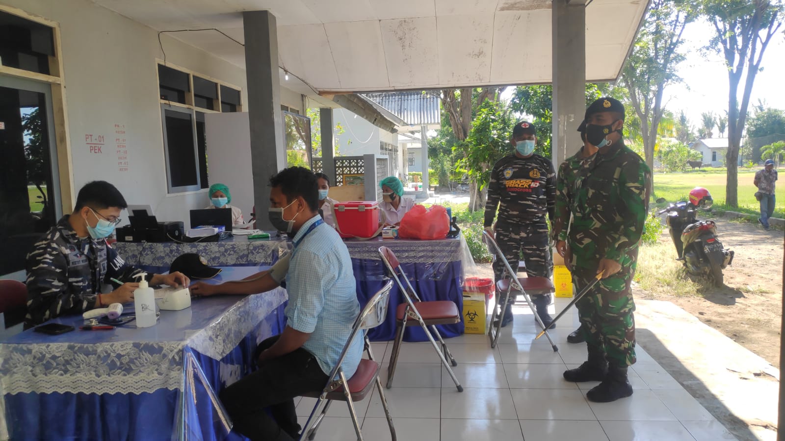 Kejar Target 4200 Pendaftaran, TNI-AL Lanal Maumere Kembali Laksanakan Serbuan Vaksinasi