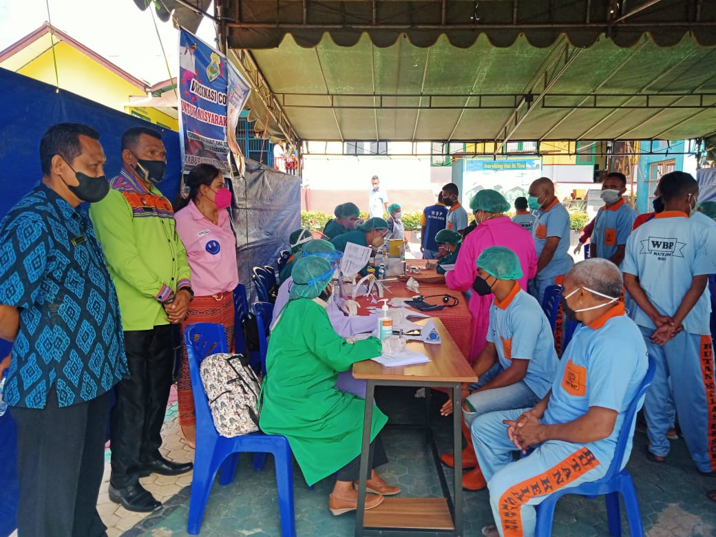 Rutan Kelas IIB Soe Memperoleh Pelayanan Vaksinasi Dari Dinas Kesehatan TTS