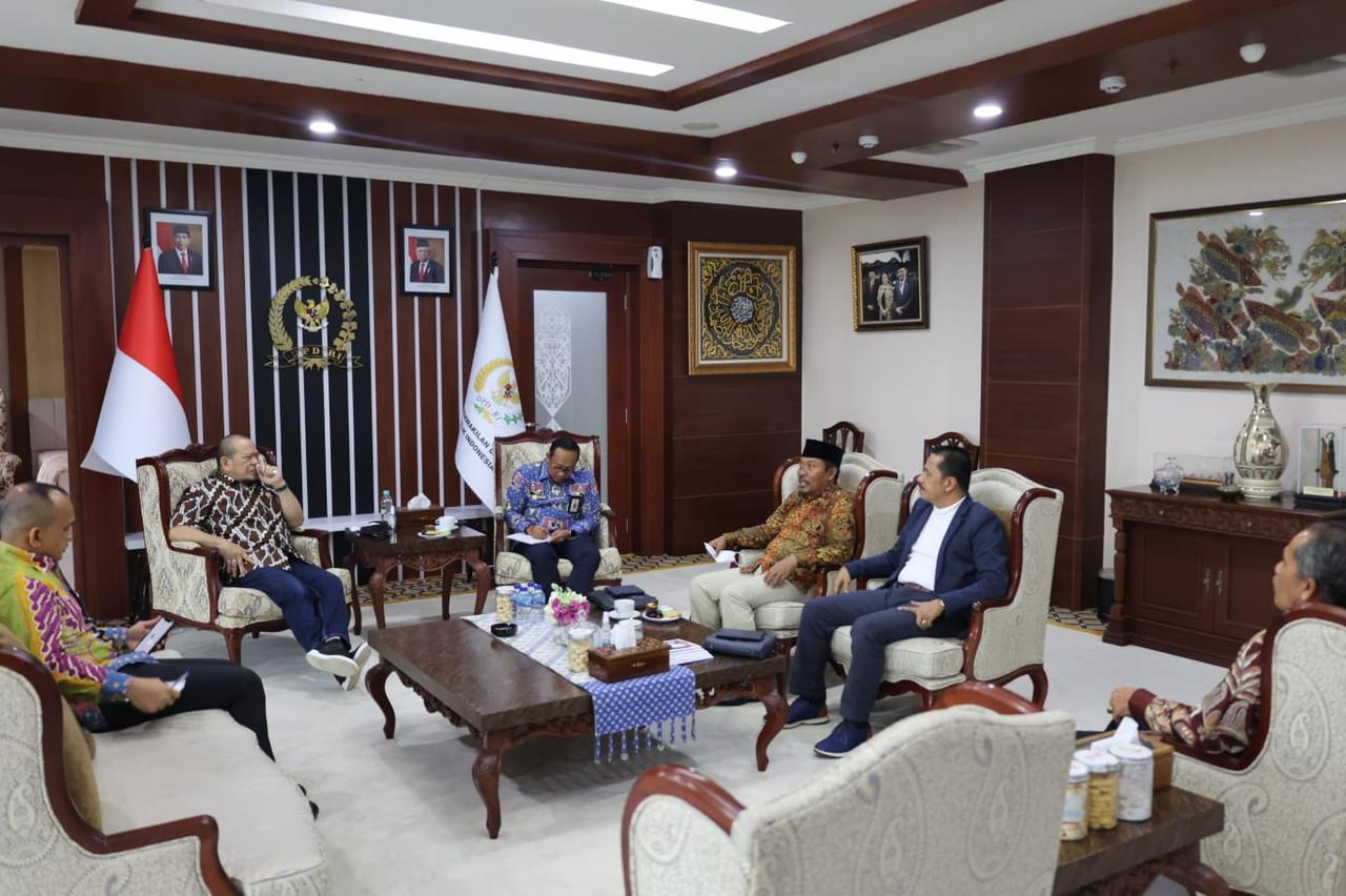 Ketua DPD RI Sampaikan Agenda Safari FGD, Saat Ditemui Pengurus Besar PGRI 
