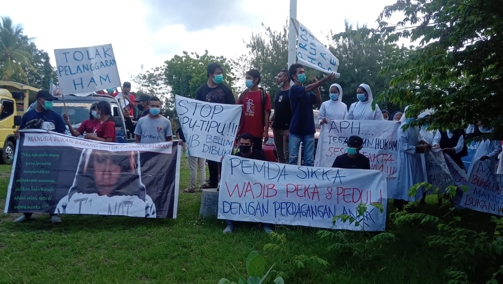 Aktivis HAM  Gelar Aksi Damai Soal Status 17 Anak dan 4 Pemilik Pub di Sikka