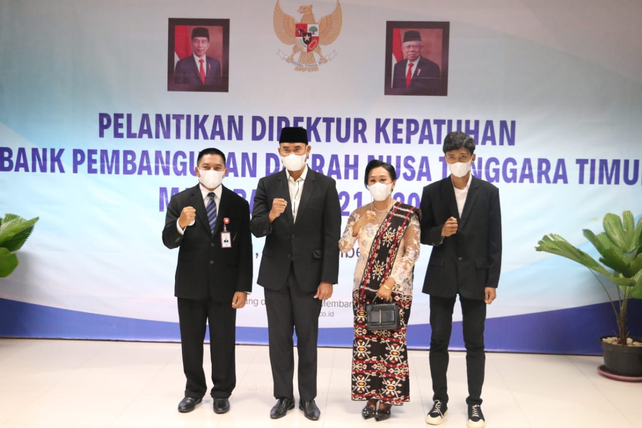 Bank NTT Gelar RUPSLB, Christofel S. M. Adoe Diangkat dan Dilantik Sebagai Direktur Kepatuhan 