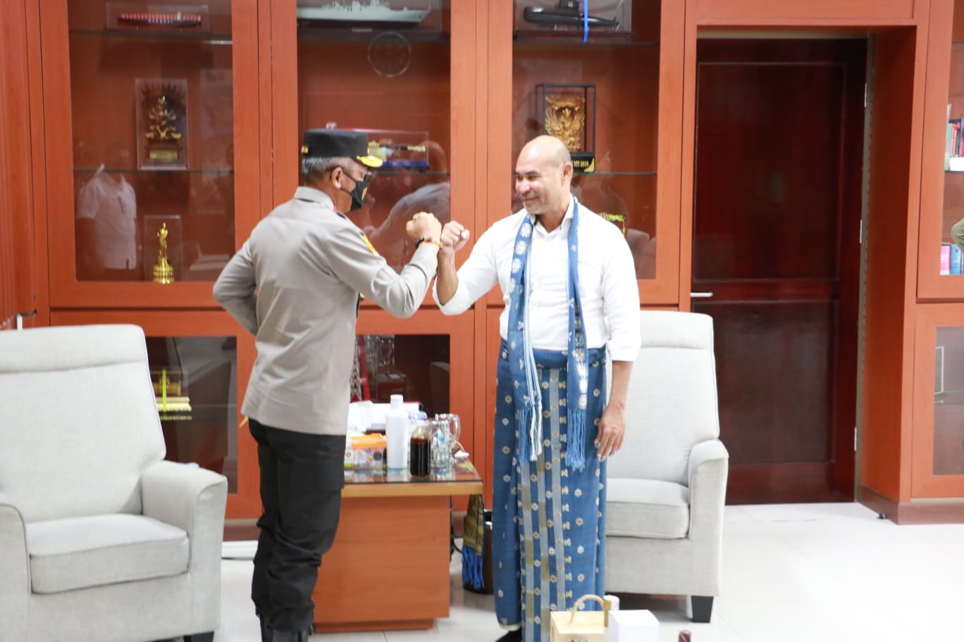 Silaturahmi Kapolda NTT Irjen Pol Drs Setyo Budiyanto Dengan Gubernur NTT  
