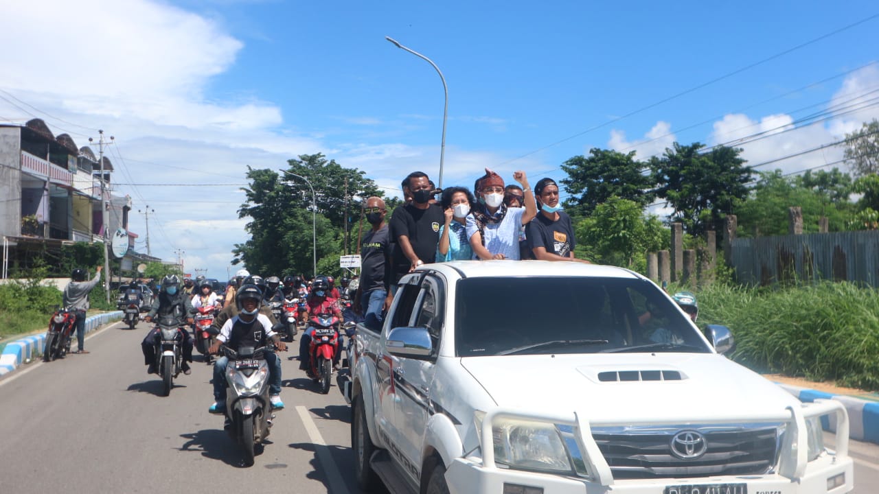 Jeriko Disambut Ribuan Pendukung Di Bandara El Tari Kupang