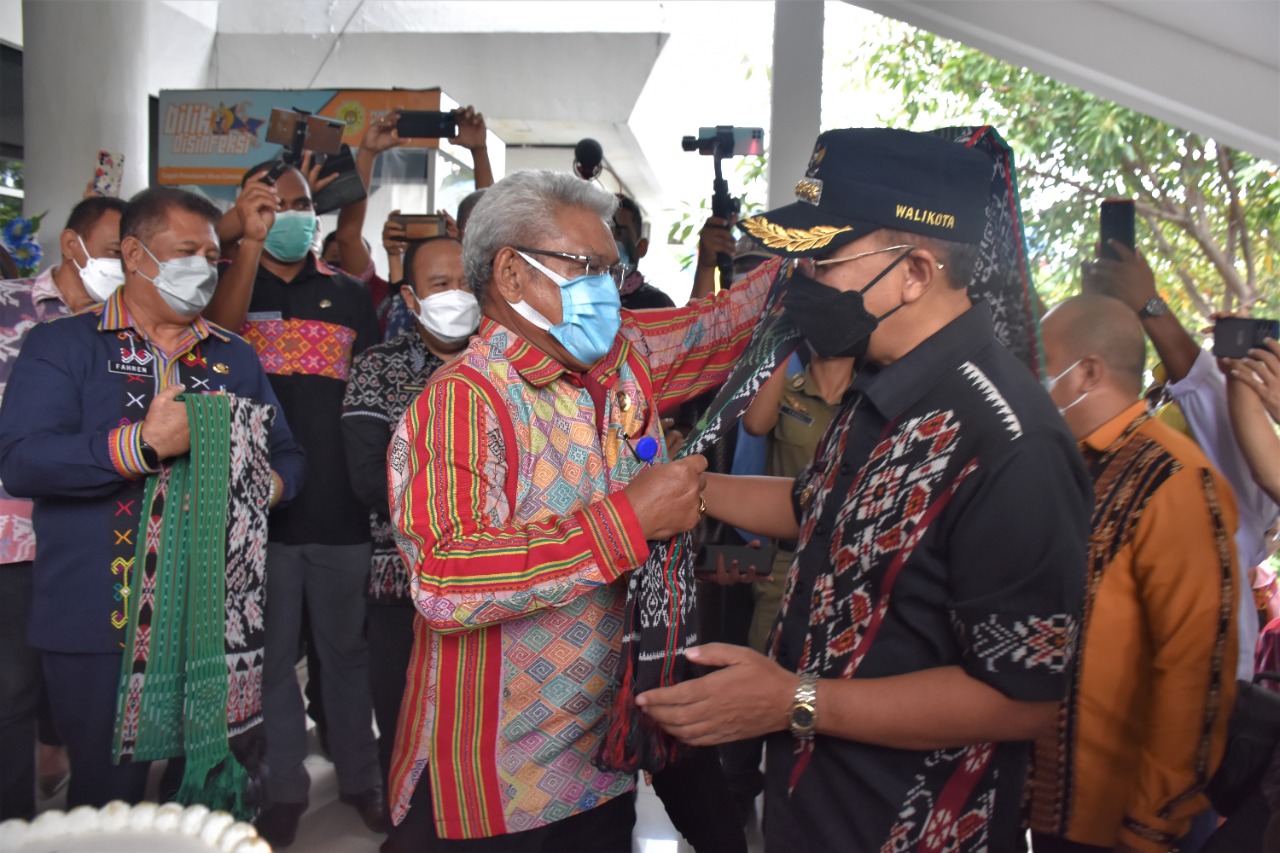 Wali Kota Jeriko  Terharu Disambut Surprise di HUT ke-62