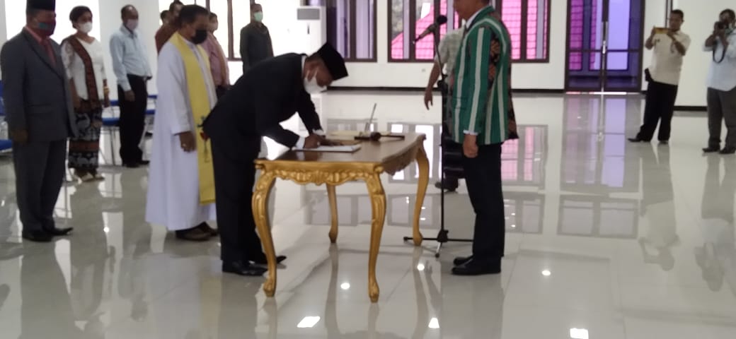 Usai Lantik Jadi Kadis Pertanian, Bupati Sikka Pesan Agar Jimmy Sadipun Fokus Urus Kebun Atau Ladang