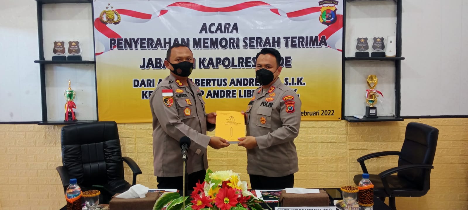 Tongkat Komando Kapolres Ende Berpindah Ke Tangan AKBP Andre Librian, S.I.K