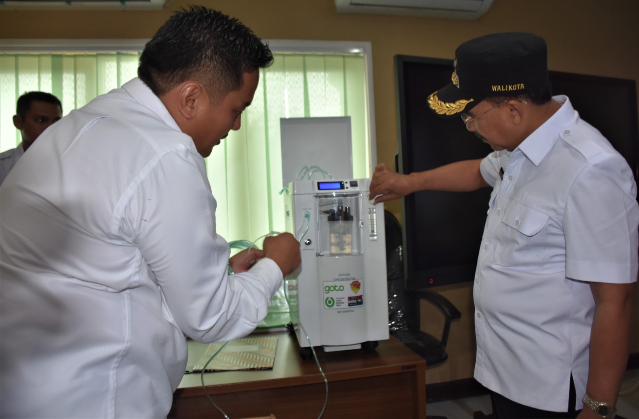 Pemkot Kupang Terima 7 Buah Konsentrator Oksigen dari Kadin NTT dan GoTo