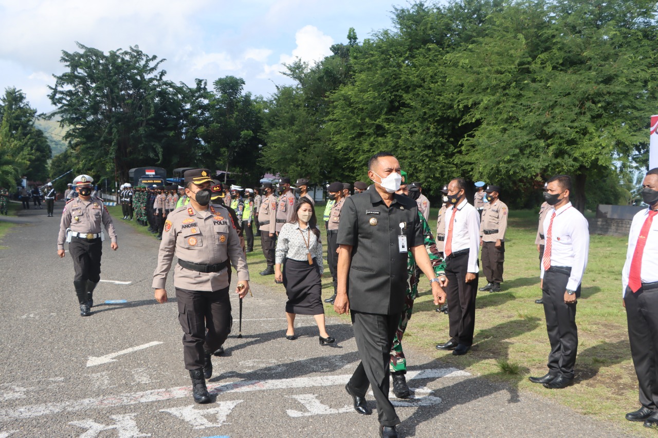 Bupati Ende Pimpin Apel Gelar Pasukan Operasi Ketupat Turangga 2022 di Mapolres Ende 