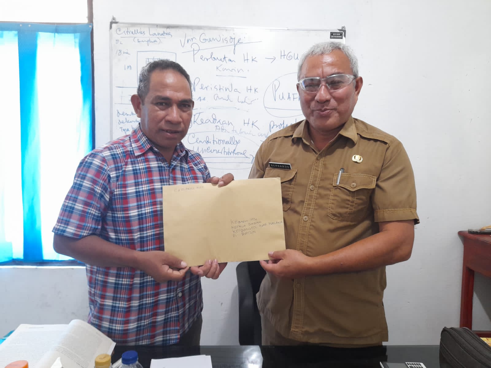 Wartawan Cyriakus Kiik Surati Bupati Malaka, Menolak Jadi Tekoda di Malaka