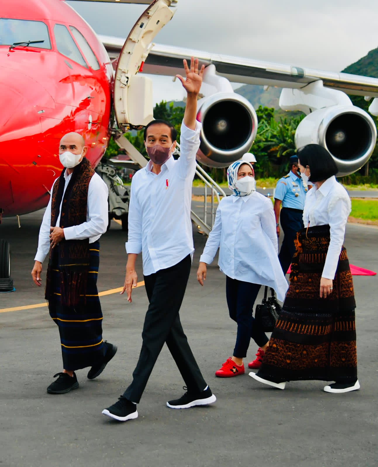 Presiden RI Ke-2 Yang Mengunjungi Kota Pancasila Ende, Presiden Jokowi Disambut Meriah 