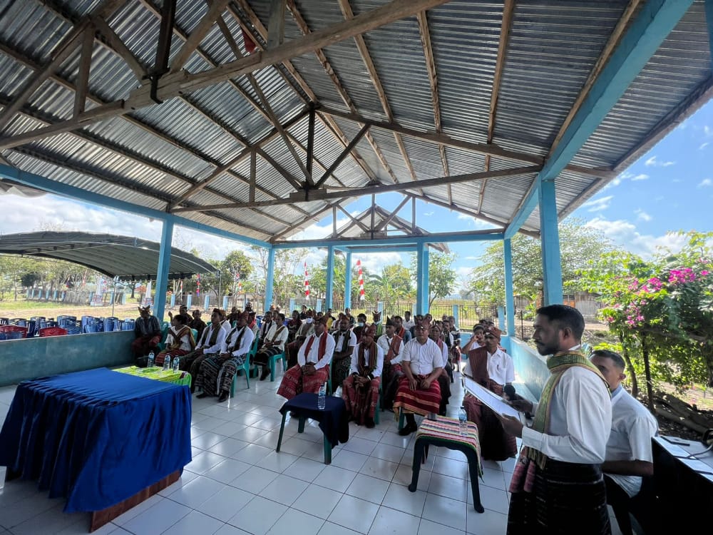 Kades Leuntolu Resmi Melantik 14 Orang Perangkat Desa