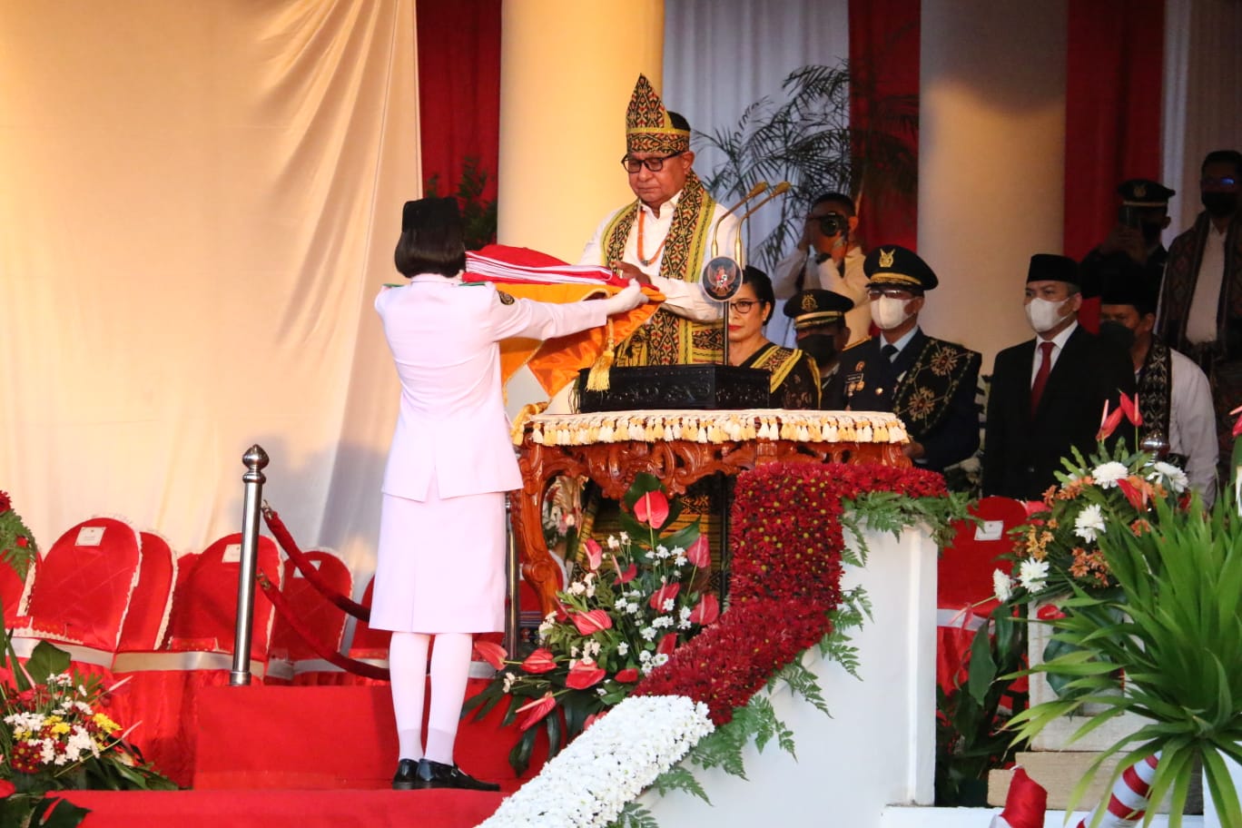 Upacara Penurunan Sang Merah Putih Peringatan HUT RI Ke-77 Tingkat Provinsi NTT
