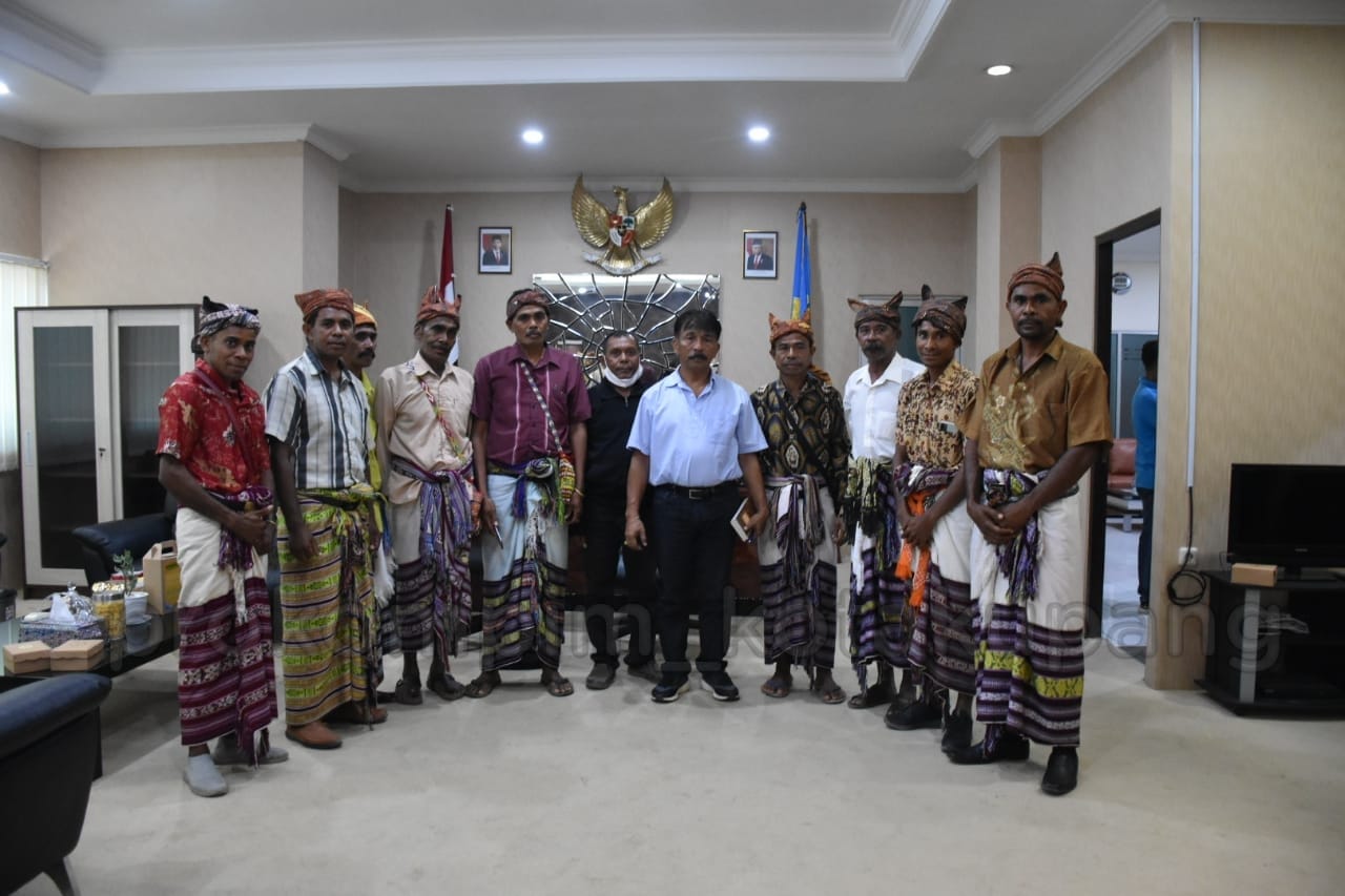 Aliansi Masyarakat Adat Fatukoa Minta Perbaikan Jalan Penghubung 3 Wilayah 