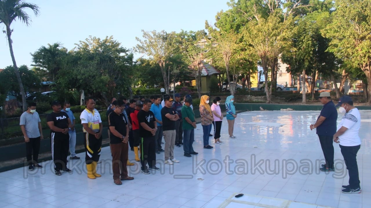 ASN Kota Kupang Diminta Jadikan Hari Jumat Bersih Sebagai Rutinitas. Ini Kata SEKDA.