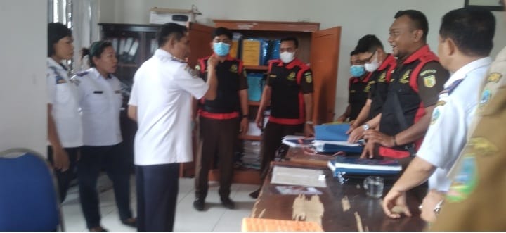 Kejari Manggarai Geledah Kantor Dishub Matim, 17 Dokumen Berhasil Disita
