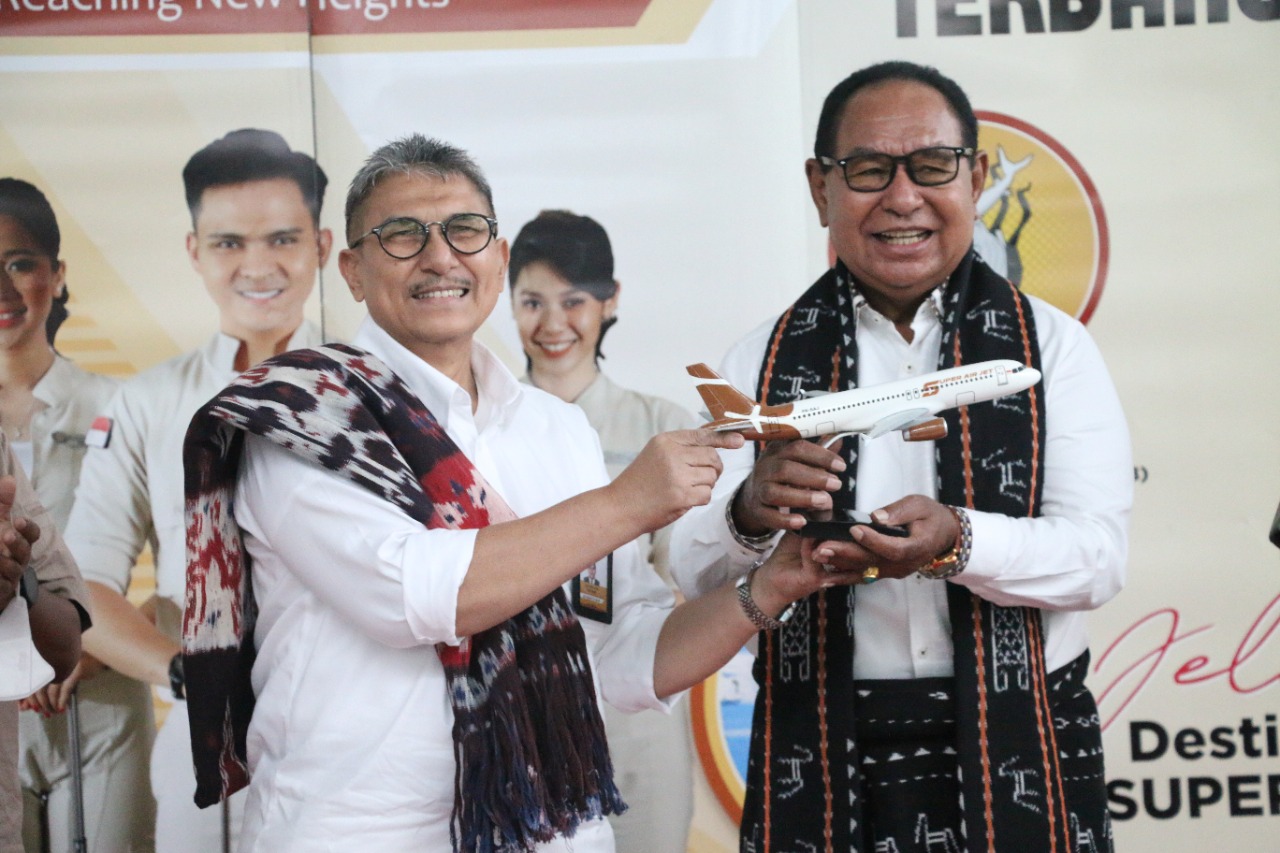 Super Air Jet Resmi Buka Rute Penerbangan Kupang - Surabaya.