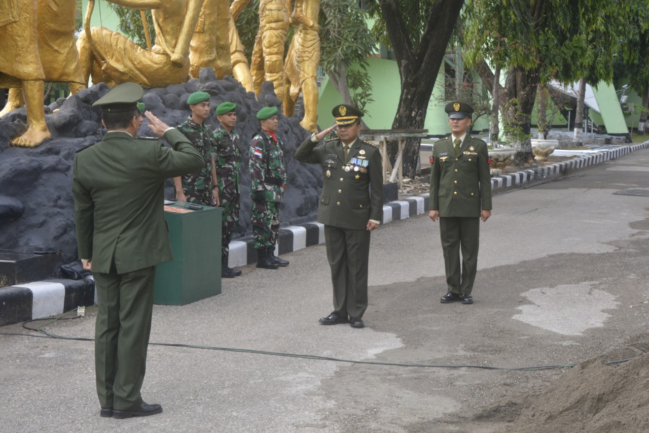 Kolonel Cpl Simon; Pimpin Upacara Bendera Memperingati Hari Pahlawan