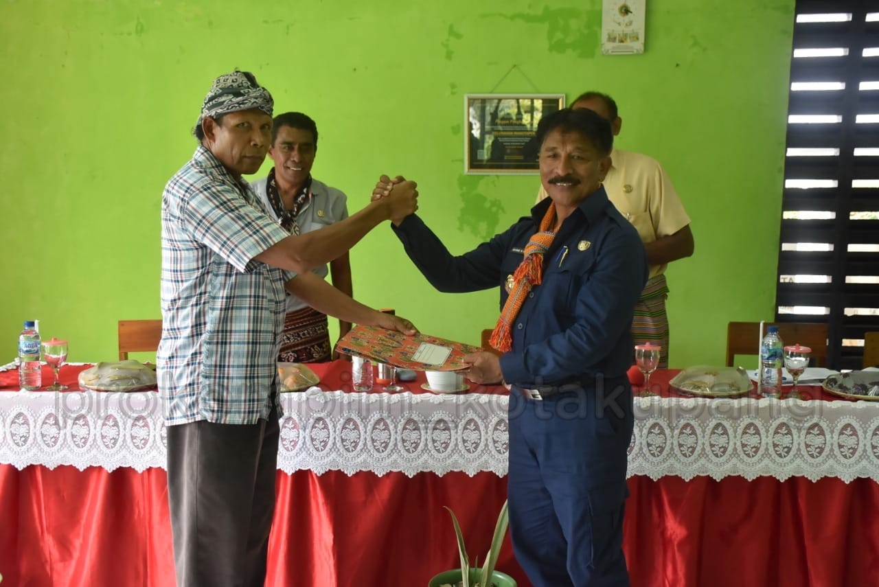 Warga Manutapen Minta Pemkot Kupang Perbaiki Jalan Rusak