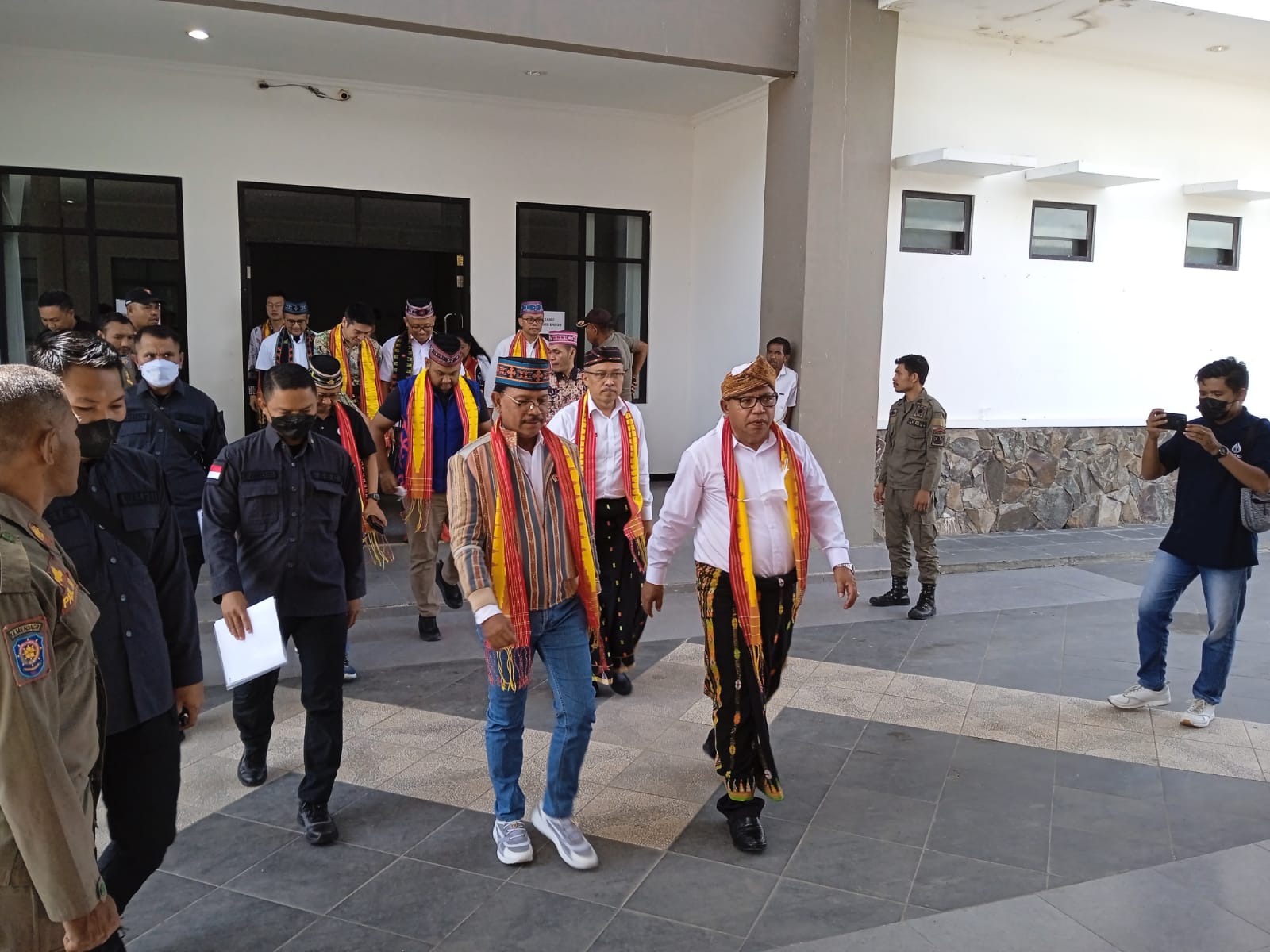 Menkominfo Lakukan Kunker di Matim, Warga Pertanyakan Kualitas Jaringan BTS.