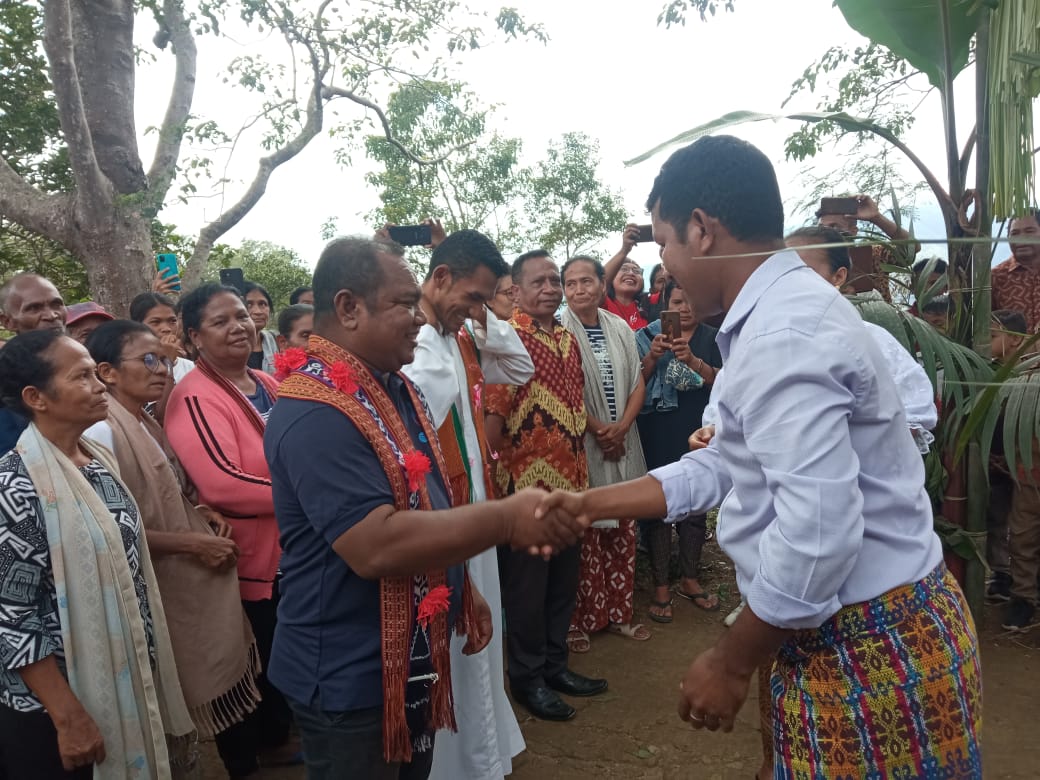 Acara Perutusan dan Penerimaan Pastor Kuasi Paroki Kisa Berlangsung Meriah, Umat Begitu Antusias