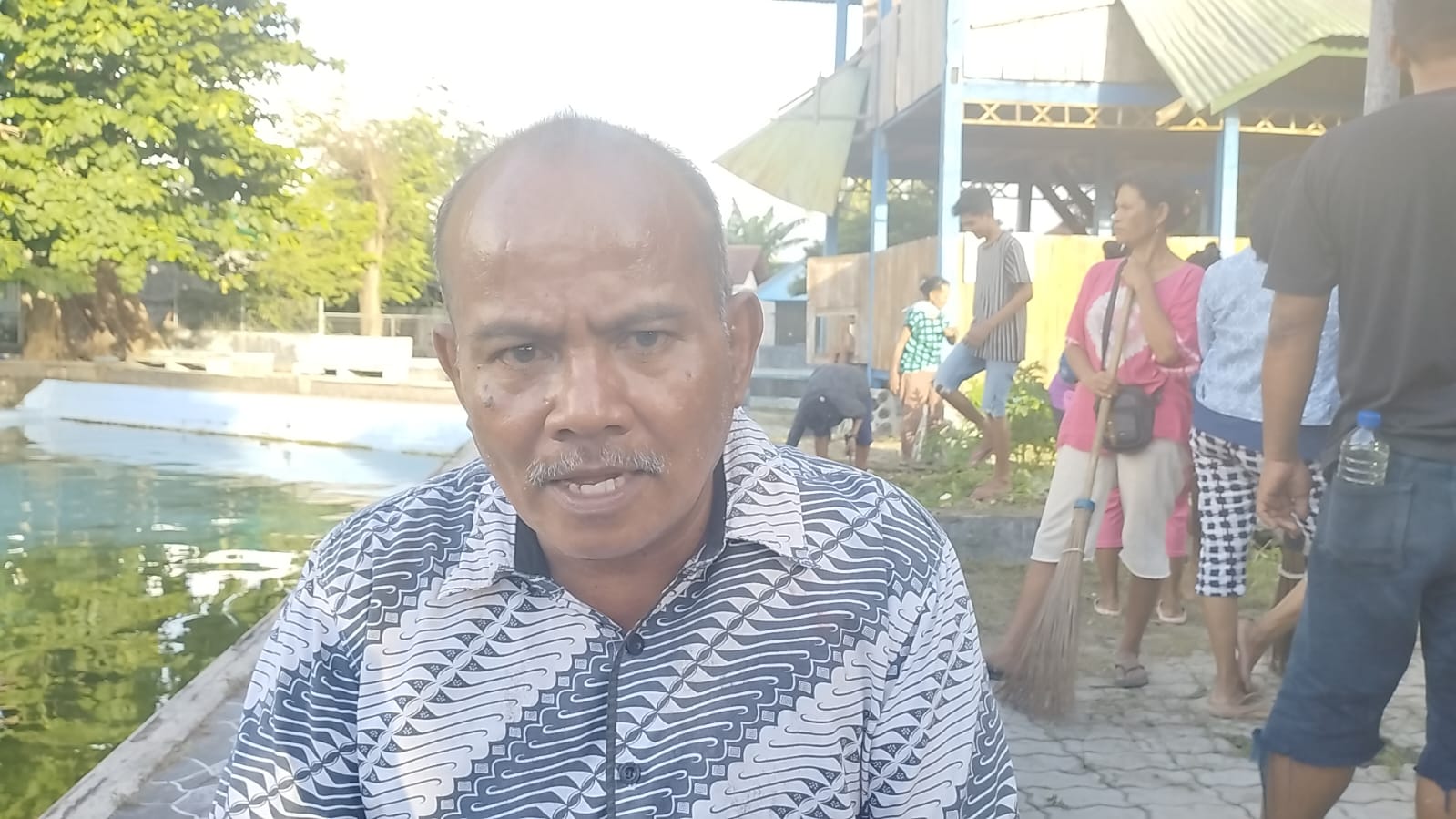 Tokoh Masyarakat Angkat Bicara Soal Gedung Kantor Lurah Air Nona. Ada Apa?