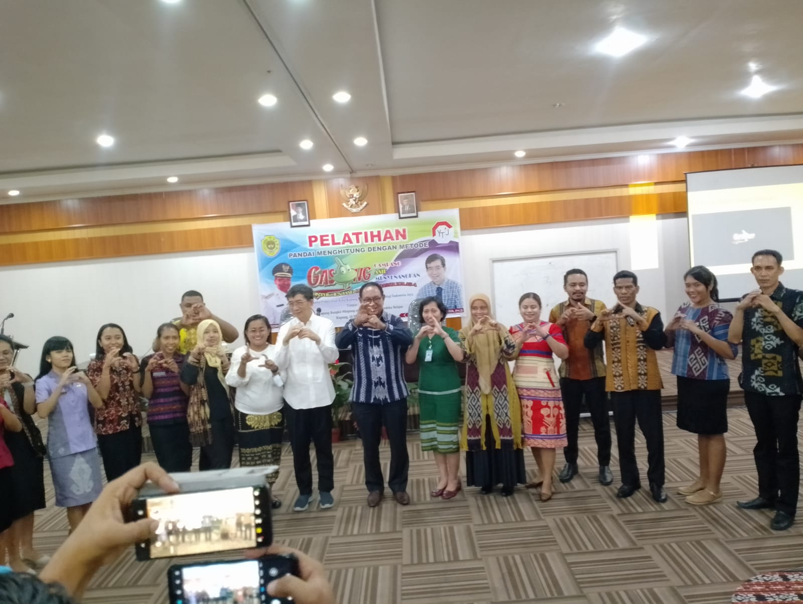 Wagub NTT Pantau dan Mendukung Pelatihan Menghitung Metode Gasing Oleh Prof. Yohanes Surya  