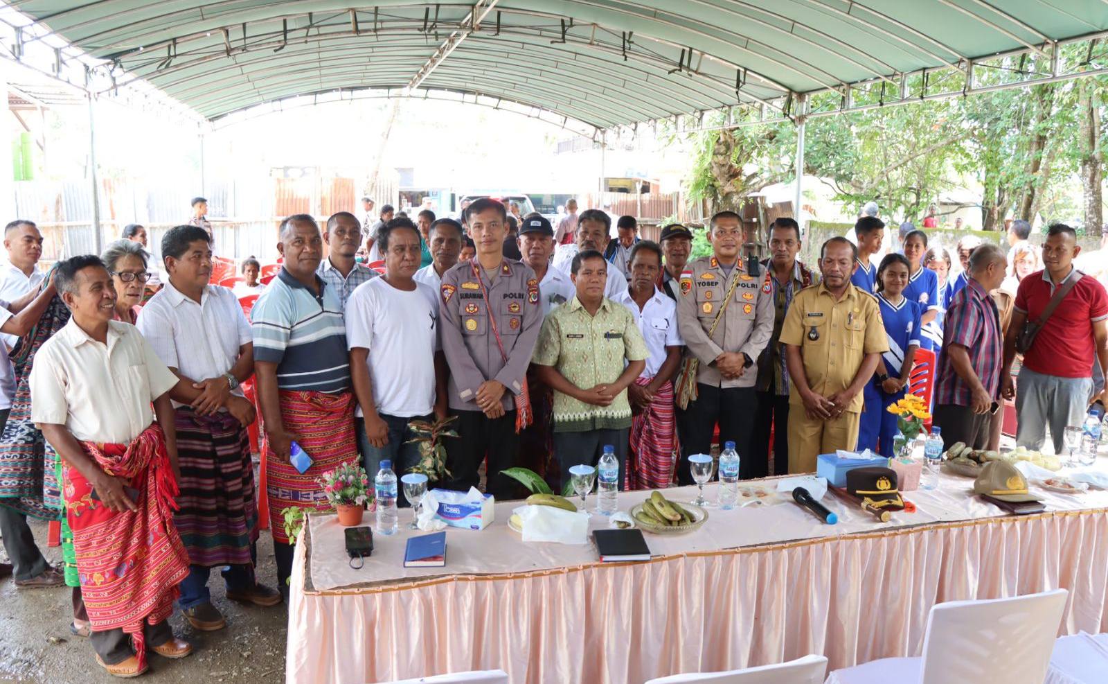 Saat Gelar Jumat Curhat Di Kelurahan Fatukbot, Kapolres Belu Ajak Semua Pihak Jaga Kamtibmas