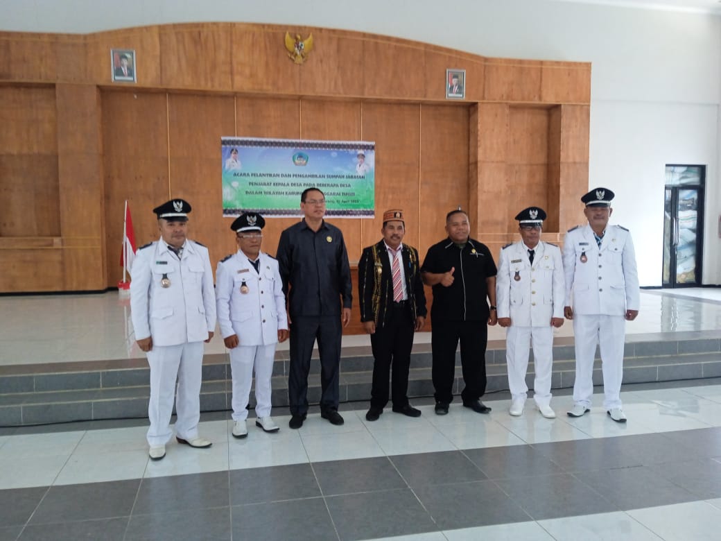 Lantik 64 Orang Penjabat Kepala Desa, Wabup Sipri Habur Ajak Para Penjabat Untuk Bekerja Dengan Hati