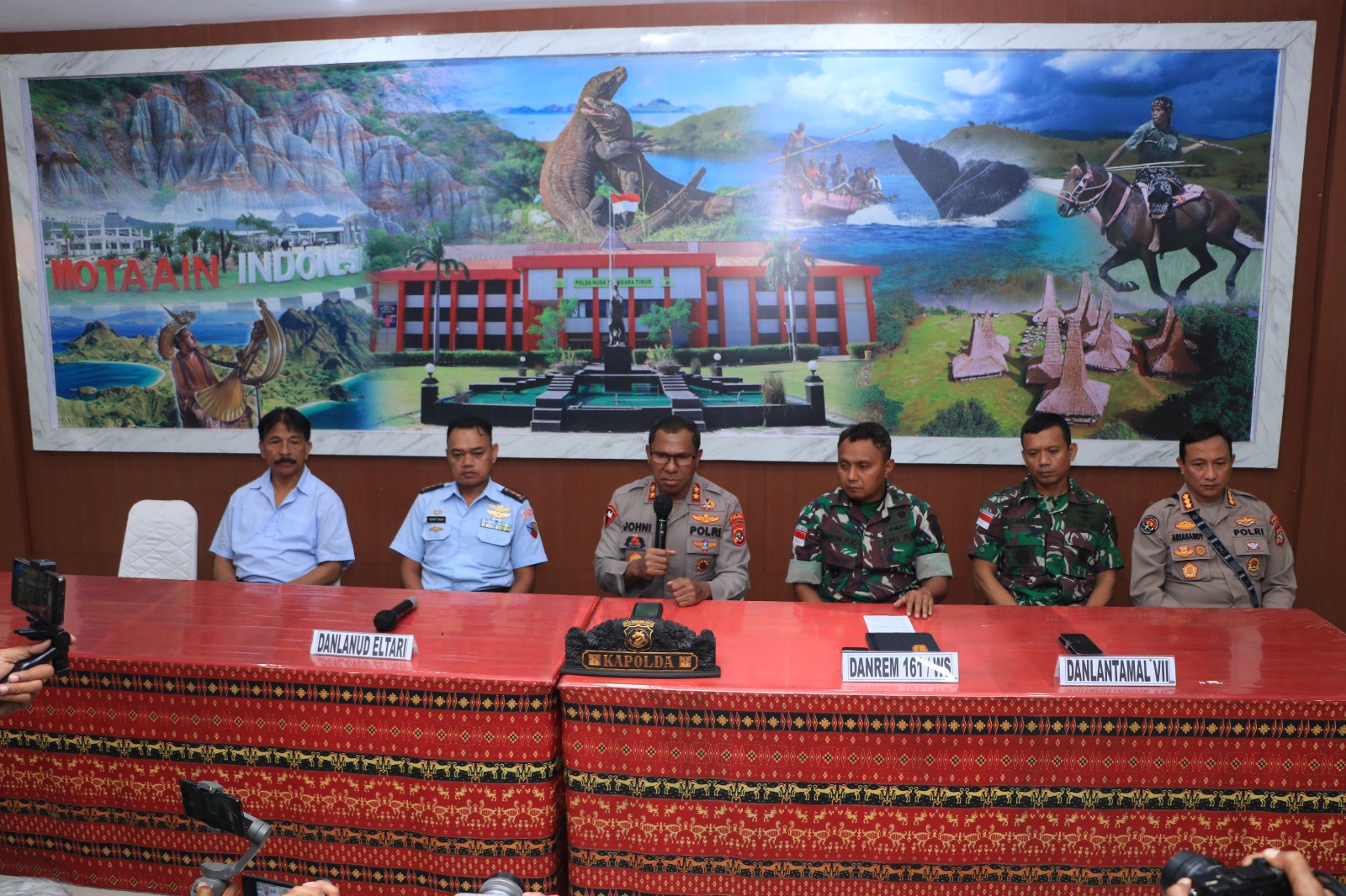 Terkait Bentrok Anggota Polri Dan TNI Di Kupang, Kapolda NTT Bersama Pimpinan TNI Gelar Rakor 