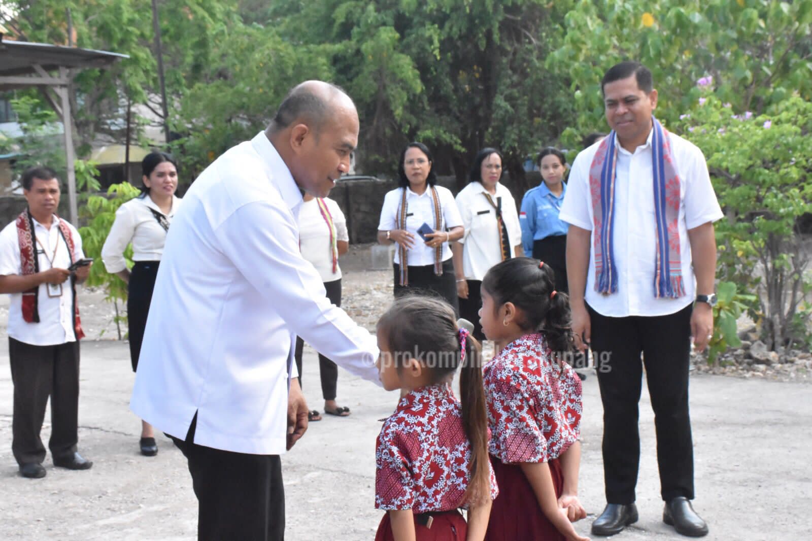 Kunjungi SDN Pasir Panjang, Pj. Walikota Kupang Minta Fokus pada Pendidikan Dasar dan Gizi Anak