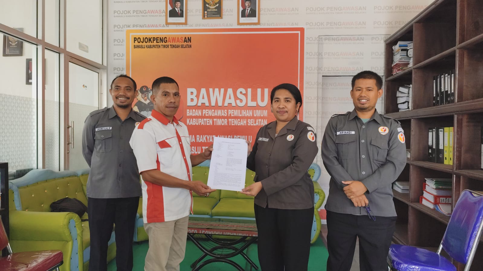 Doni Tanoen Laporkan Kasus Pidana Pemilu Ke Bawaslu, Ada Nama Paket Bersatu