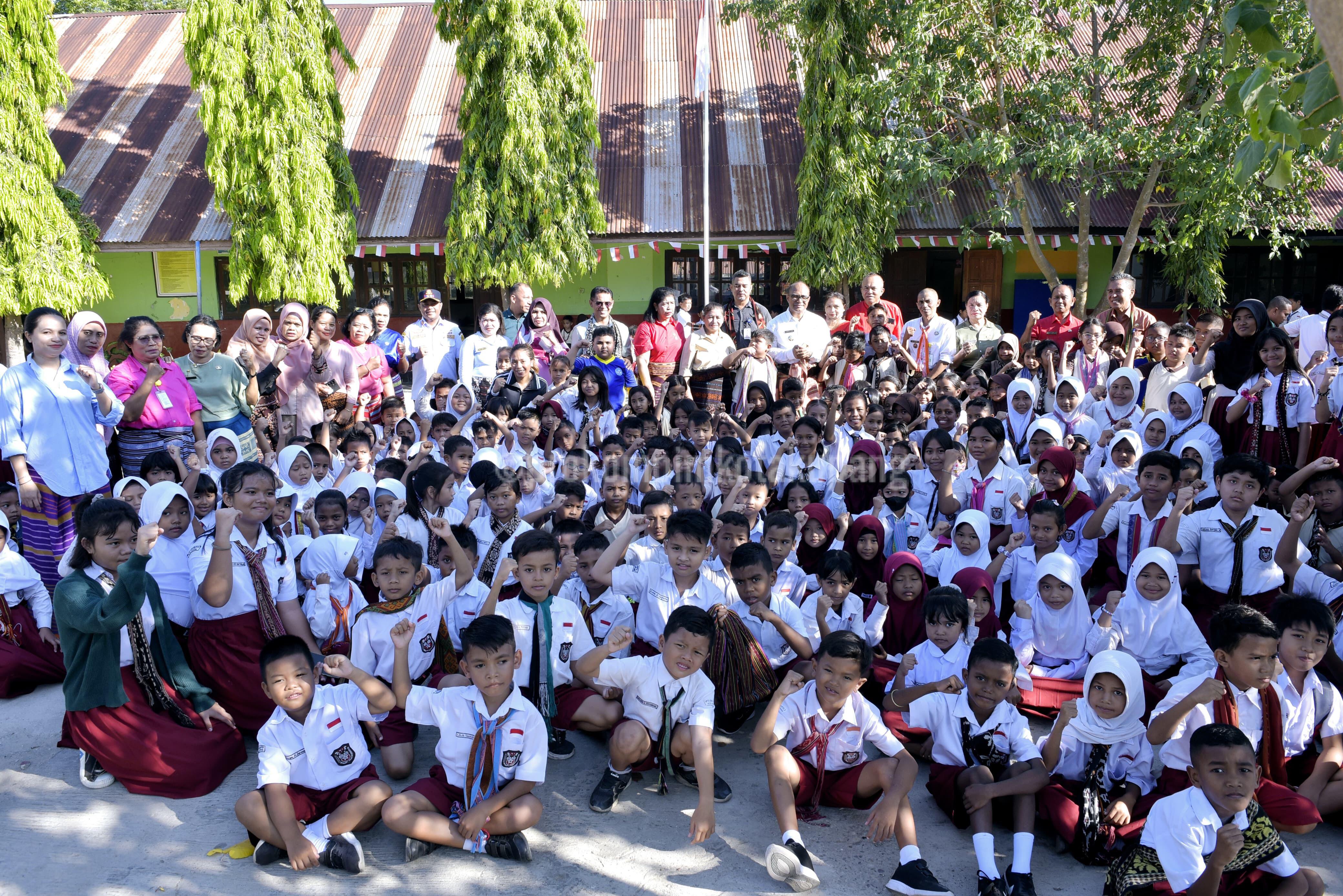 Pastikan KBM Dan Penerapan Kurikulum, Pj. Walikota Berkunjung Ke SDN 1 Dan 2 Bonopoi