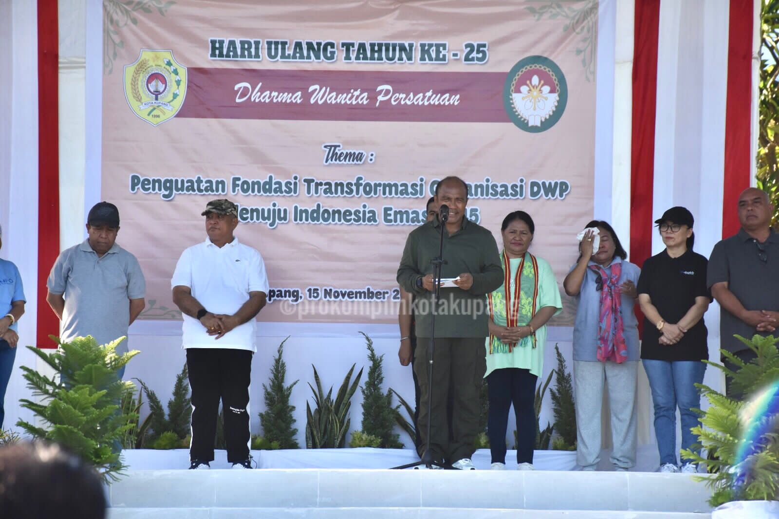 Penjabat Walikota Kupang Buka Kegiatan HUT Ke-25 DWP Tingkat Kota Kupang