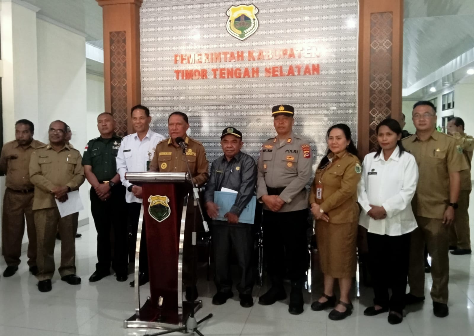 Pemda TTS Mengambil Sikap Tegas Pasca 384 Orang Keracunan MBG