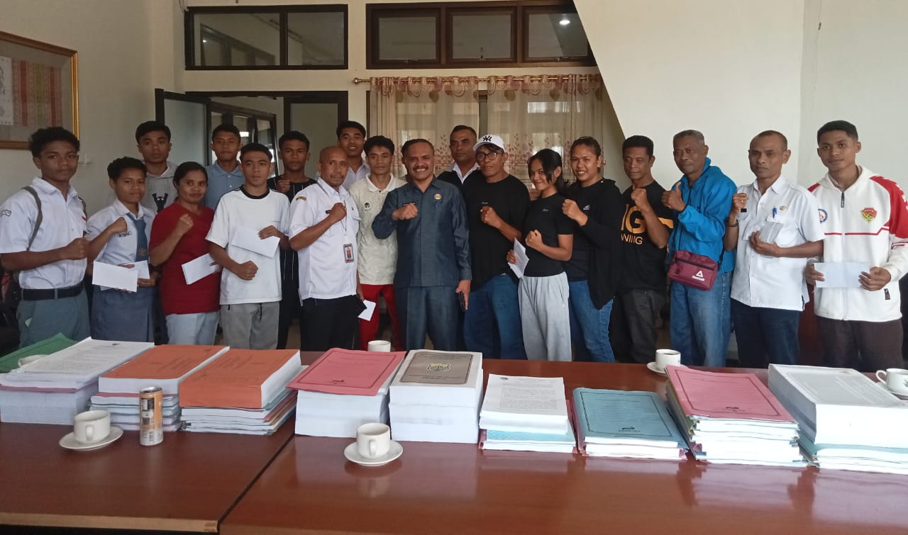 Pertina TTS Bagikan Bonus 36 juta Kepada Atlit Tinju Berprestasi