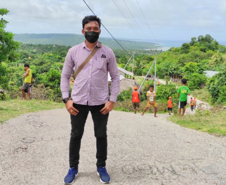 Demi Pelanggan, SPV Teknik PLN ULP Rote Ndao Kejar Perbaikan Jaringan Listrik