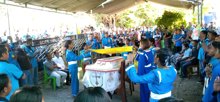 THS-THM Atambua Hujani Lokasi Pemakaman Andre Amaral Dengan Air Mata