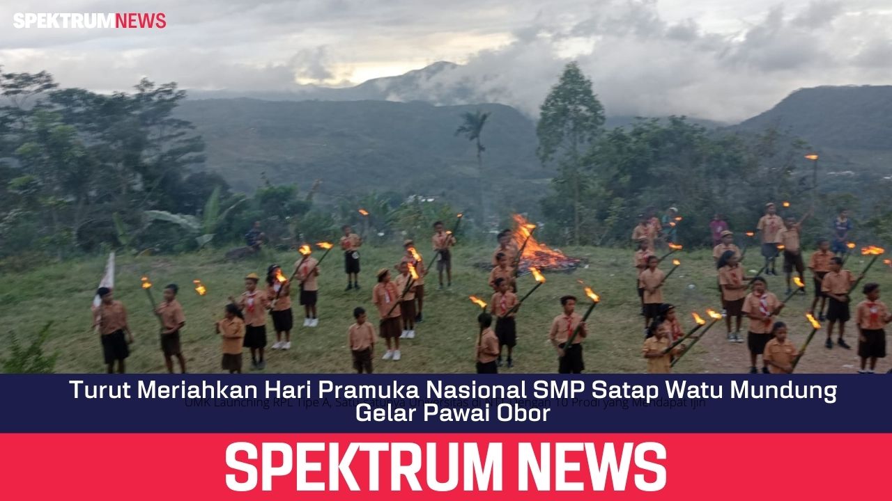 Turut Meriahkan Hari Pramuka Nasional SMP Satap Watu Mundung Gelar Pawai Obor